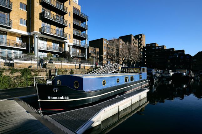 1-bed house on St Katharine Docks, Wapping, £220,000