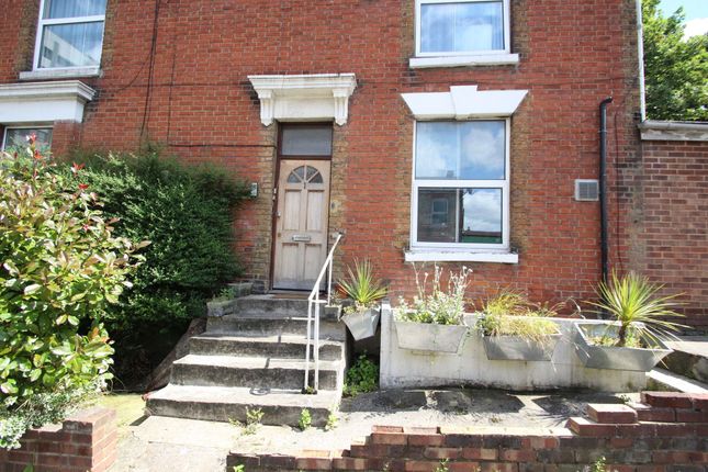 Thumbnail Flat to rent in Melville Road, Maidstone