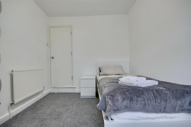 Room to rent in Harold Road, Southsea