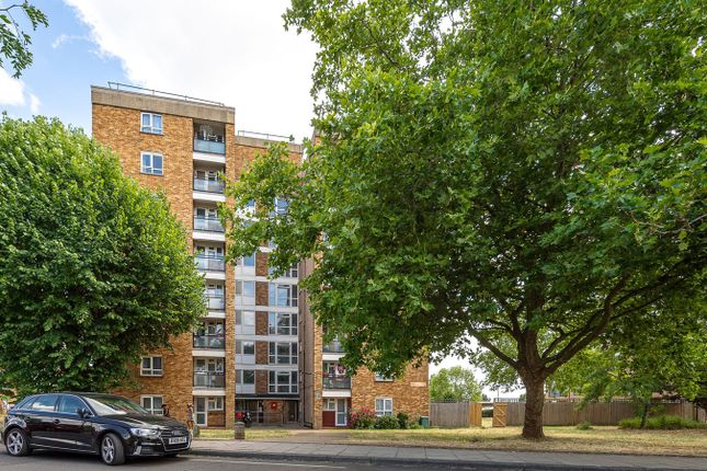 Flat for sale in Perceval Court, Newmarket Avenue, Northolt