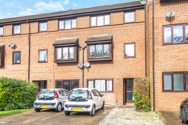 Town house to rent in Honeysuckle Close, Badger Farm, Winchester, Hampshire SO22