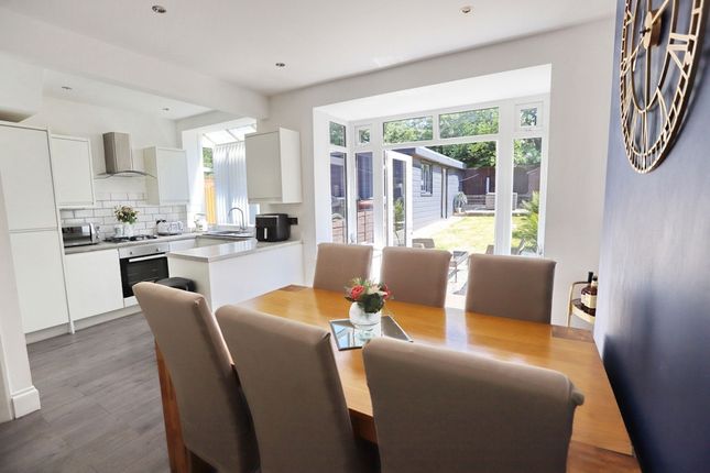 40 Stanley Avenue North, Manchester photo 4
