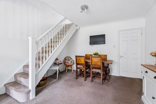 11 Hervines Court, Amersham photo 4