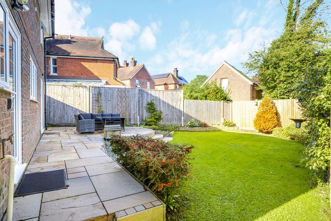 Ashdown House, Vines Cross Road, Horam photo 2