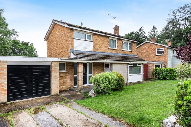 Detached house to rent in Ashdown Close, Bracknell