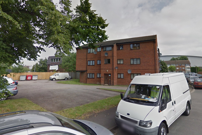 Flat to rent in Kingsmead House, Thirkleby Close, Slough, Berkshire SL1