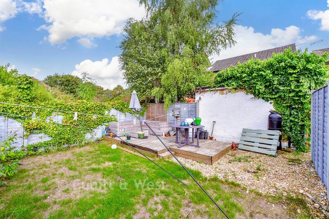 3, Meon Close, Waterlooville photo 2