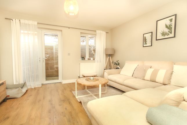 33b, Stanley Road, Wellingborough photo 2