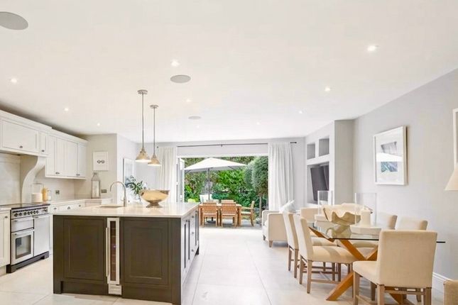1, Warrens End, Surrey photo 2