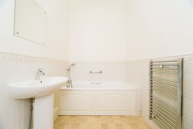 Flat for sale in James Walk, Bexhill-On-Sea