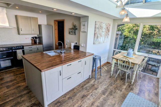 Thistle Cottage, Croesyceiliog, Carmarthen photo 4