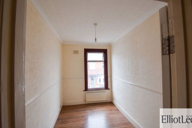 14, Oaklands Road, London photo 5