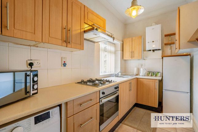 25, Springfield Road, Leeds photo 4