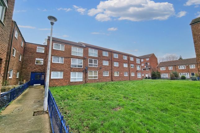 Flat to rent in Morse Close, Plaistow