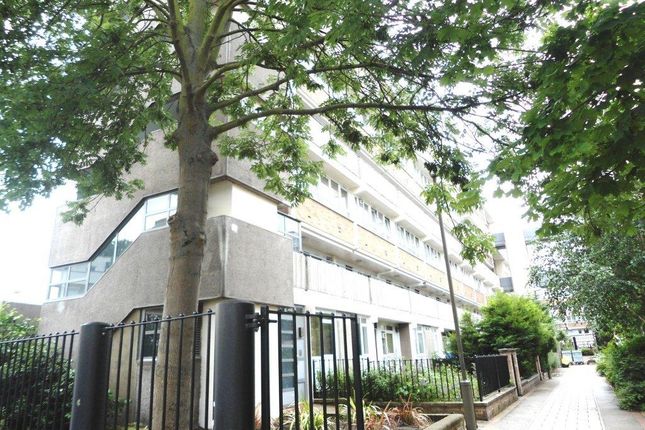 7 Badric Court, 5, Yelverton Road, London photo 3