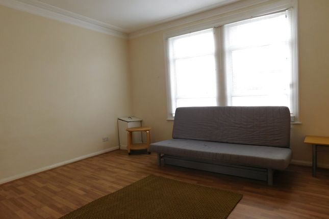 97a, Greenford Avenue, Hanwell photo 2