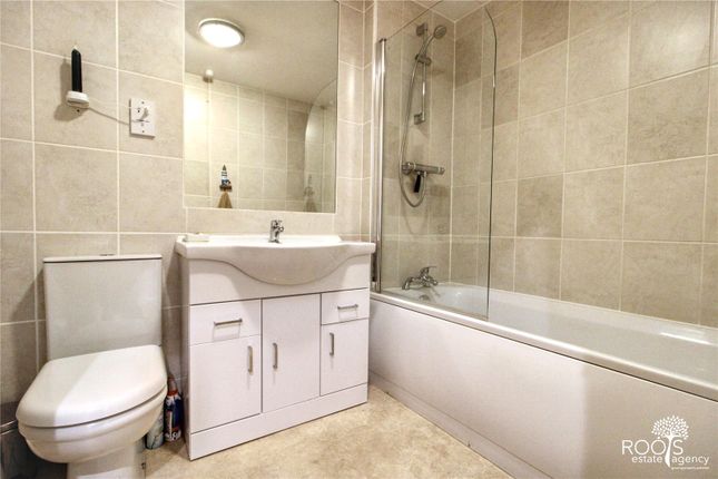 9, Caunter Road, Newbury photo 4