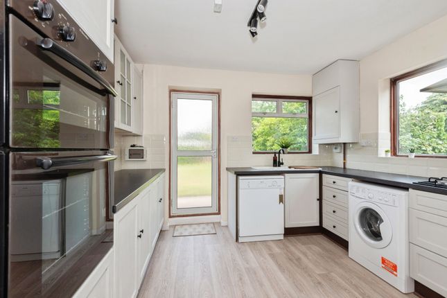 12, Greenacres, Surrey photo 4