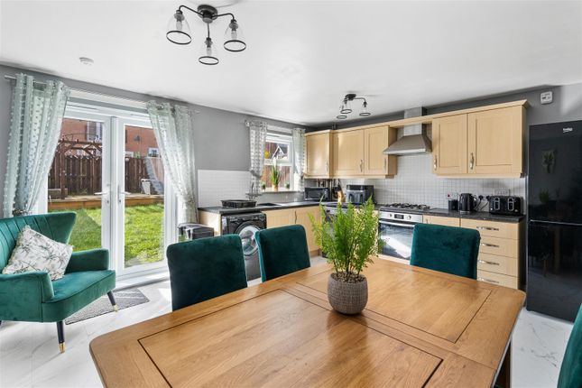 8A, Douglas Way, Seaham photo 2
