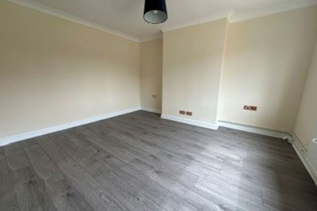 12 Goldsmith Road, Grantham photo 2
