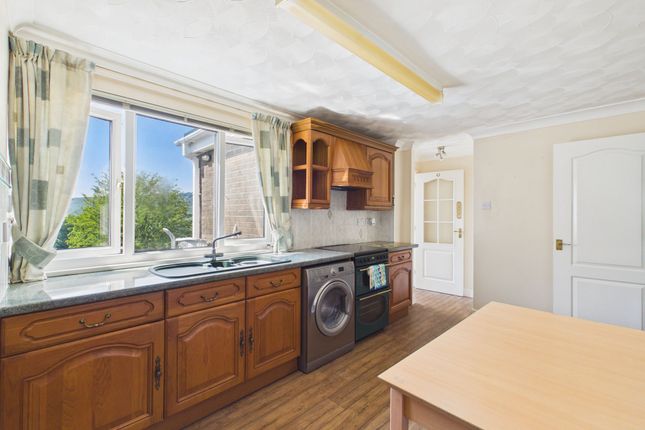 33 Cwmcelyn Newydd, Abertillery photo 3