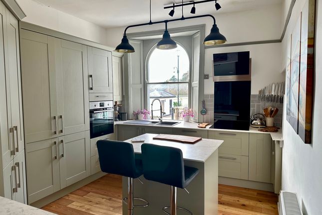 51 Coinagehall Street, Helston photo 3