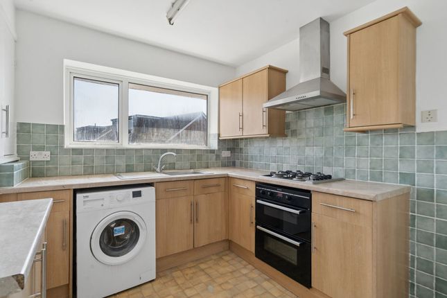 47, Broom Hill, Cookham photo 2