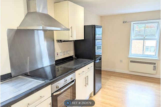 Flat  Caxton Lodge, Dellsome Lane, Welham Green photo 3