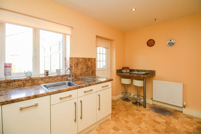 4, Broad Way Court, Dewsbury photo 3