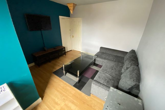 36a, Neachells Lane, Wolverhampton photo 3