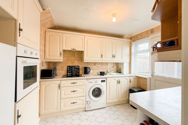 14 Sandray Close, Chester Le Street photo 2