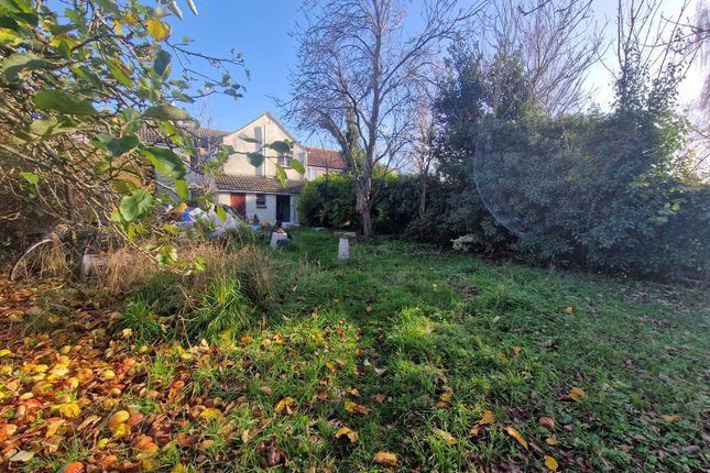 173, Cheney Manor Road, Swindon photo 3