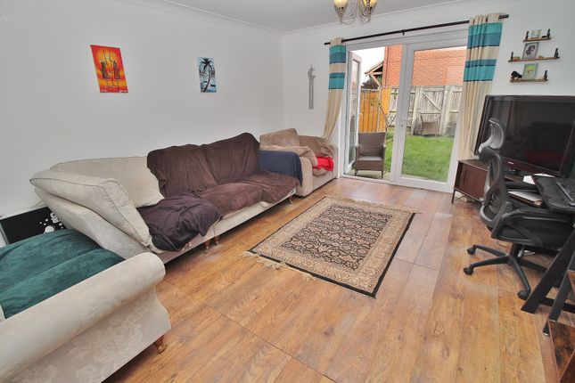 90, Prospect Lane, Havant photo 2