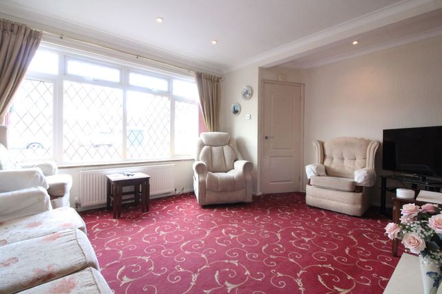 16, Fairview Crescent, Kingswinford photo 2