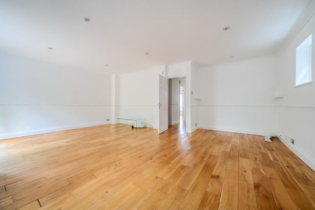 5, Guildown Avenue, Woodside Park photo 4