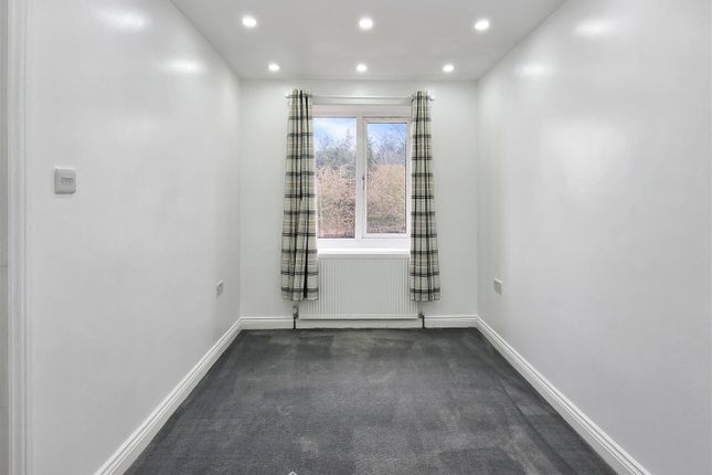 36, Longley Lane, Huddersfield photo 4