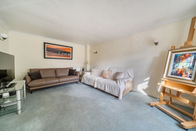 18, Nash Park, Bracknell photo 4