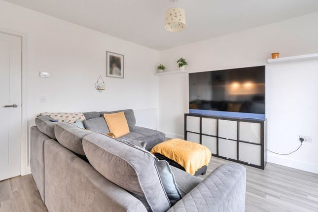 17 George Avenue, Milton Keynes photo 2