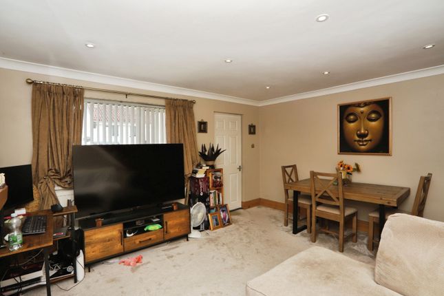 21, Queen Street, Abertillery photo 4