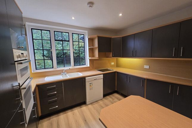 33, Hill Rise, London photo 3