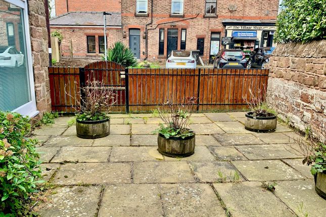 4, Lydiate Farm, Heswall photo 3
