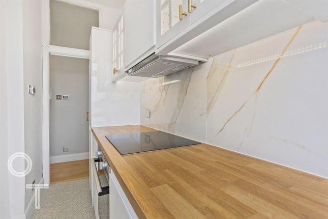 Flat for sale in Cliff Road, Camden