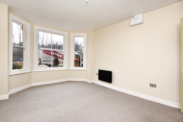 Flat 1 Cemlyn House, High Street, Llandrindod Wells photo 5