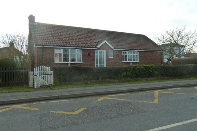 Thumbnail Detached bungalow to rent in Sea Dyke Way, Marshchapel, Grimsby