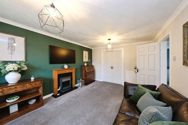 14, Gatcombe Close, Derby photo 4