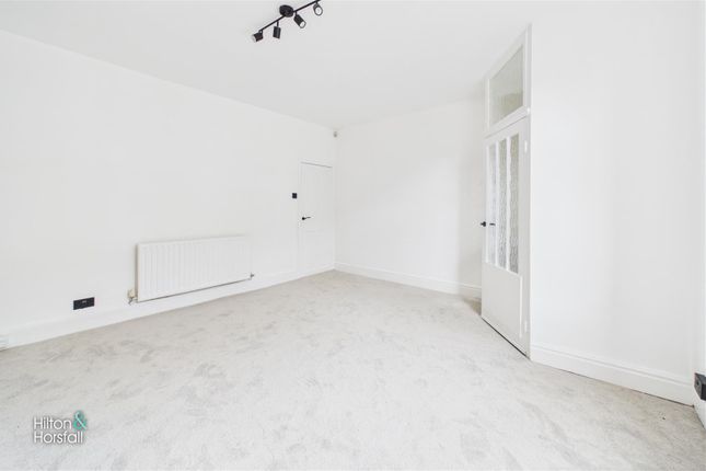 5, Queen Street, Barrowford photo 3