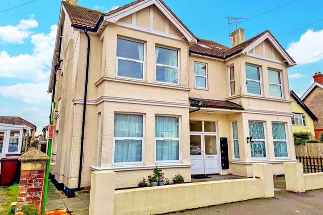 Thumbnail Flat to rent in Annandale Avenue, Bognor Regis, West Sussex