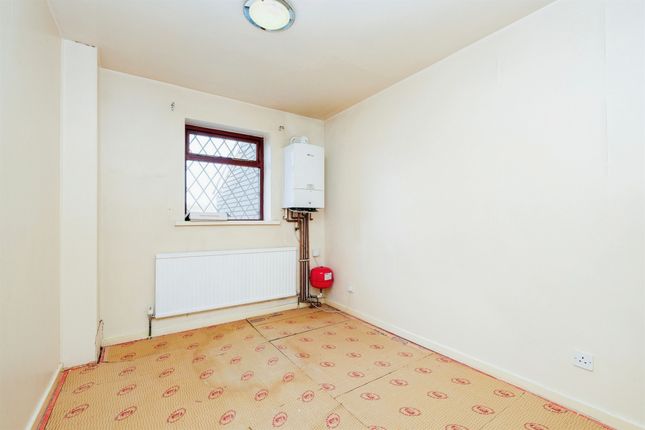 End terrace house for sale in Willow Garth Avenue, Leeds