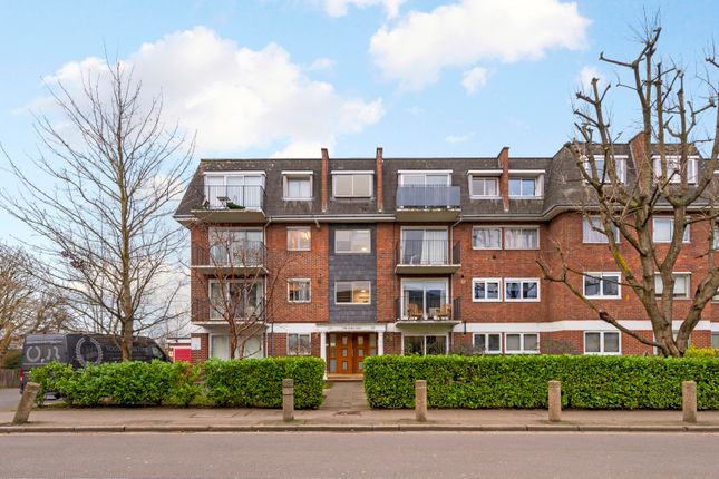 Stretford Court, London photo 2
