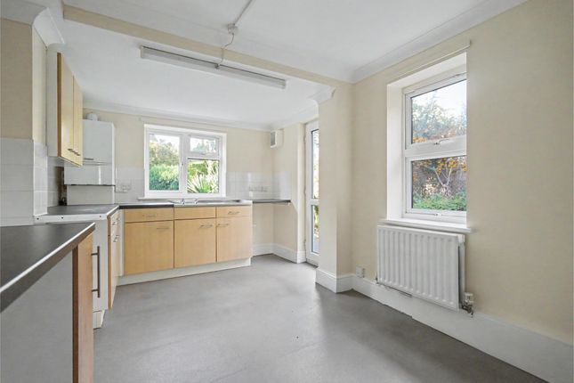 107 Flat 1, Leigham Vale, London photo 4